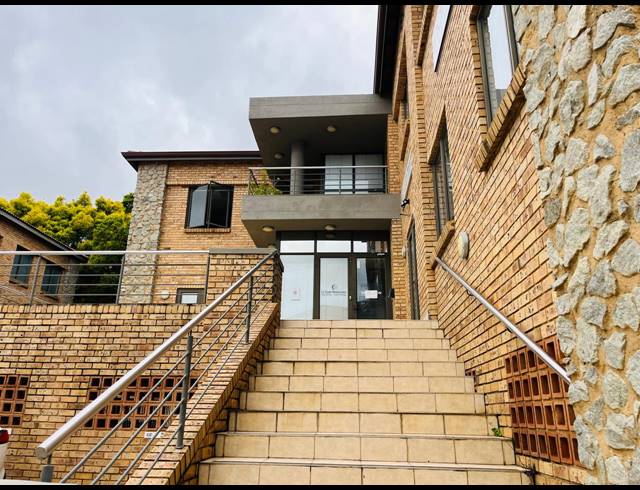 658M² OFFICE FOR SALE IN MIDRIDGE PARK